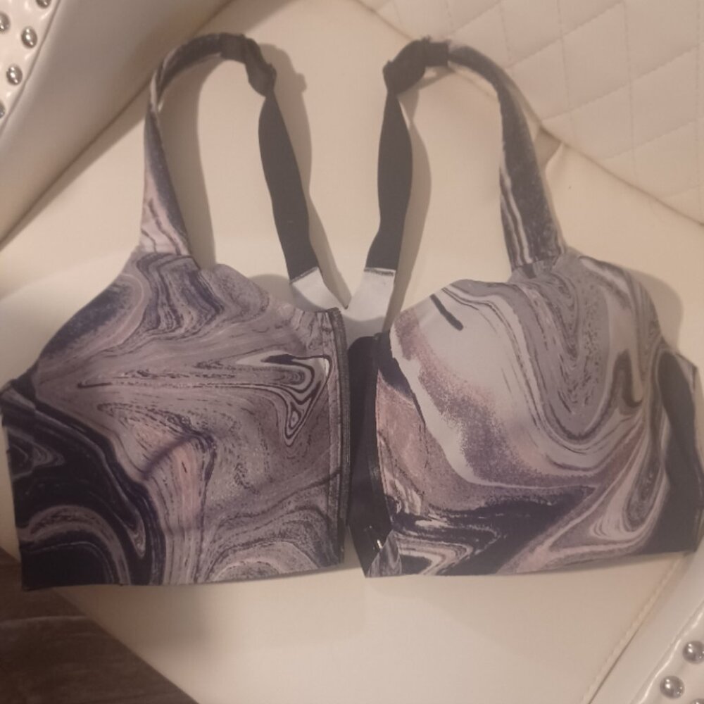 Victoria's Secret Black and Gray Sports Bra